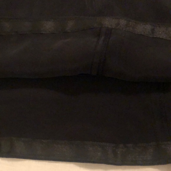 Black silk mini skirt! - Picture 7 of 8